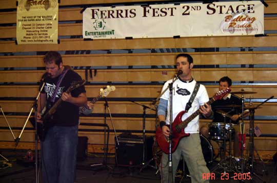 Andy and Josh sing at Ferris Fest 2005